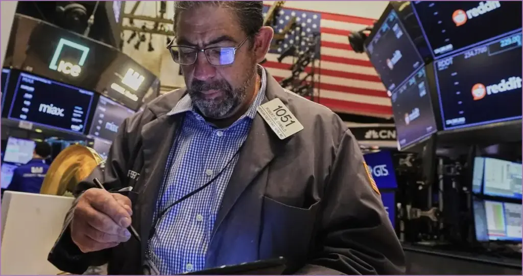 US Stocks Decline Following Lackluster Inflation Data, Yet Big Tech Supports Wall Street Stability Us stocks decline following lackluster inflation data, yet big tech