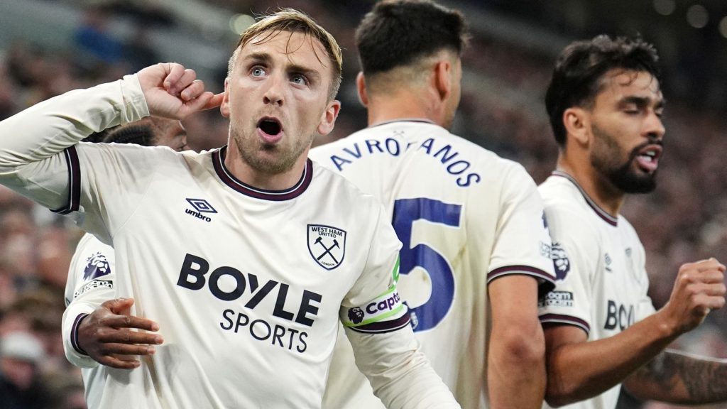 Everton and west ham battle to a stalemate