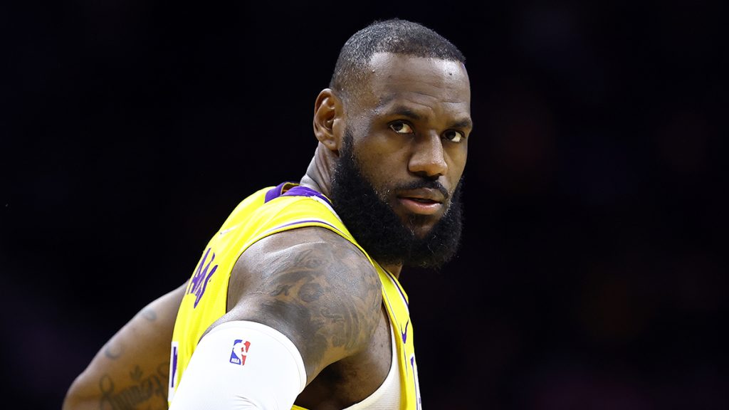 Lebron james encouraged to wrap up his career with the