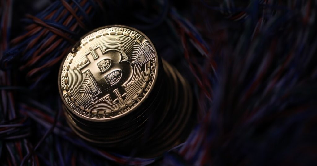 Majority of clients still hesitant to embrace cryptocurrency, advisors report