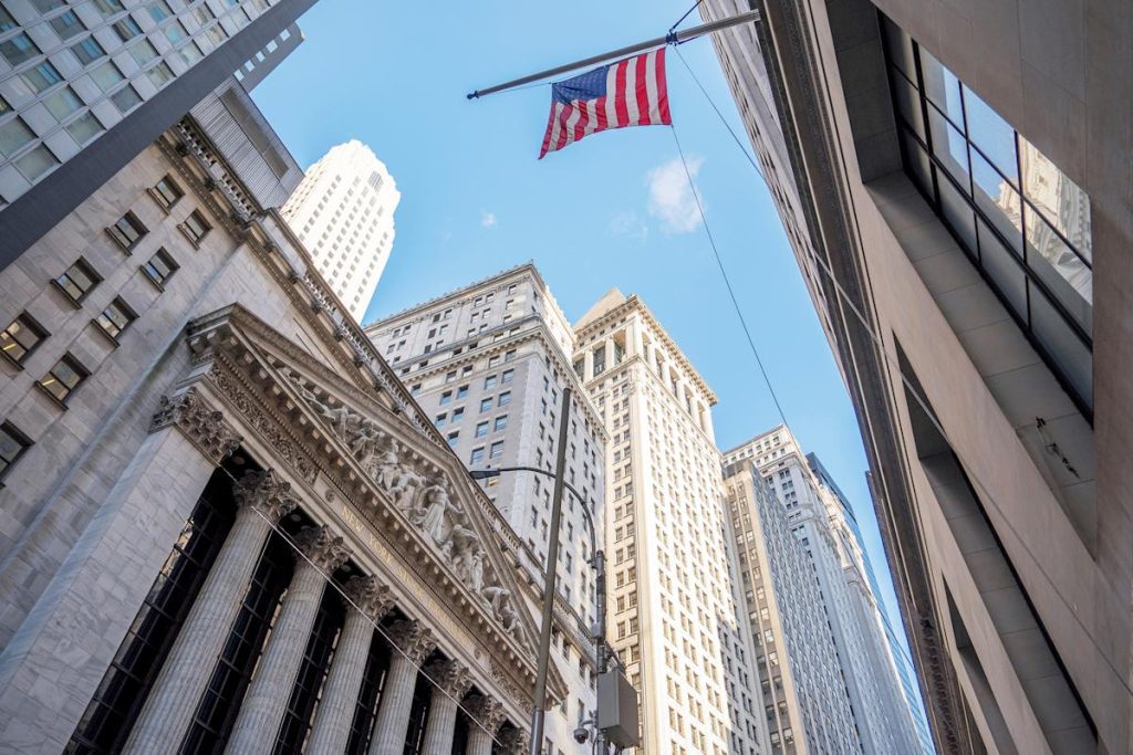 S&p 500 futures rise as dow remains stable amid alibaba's