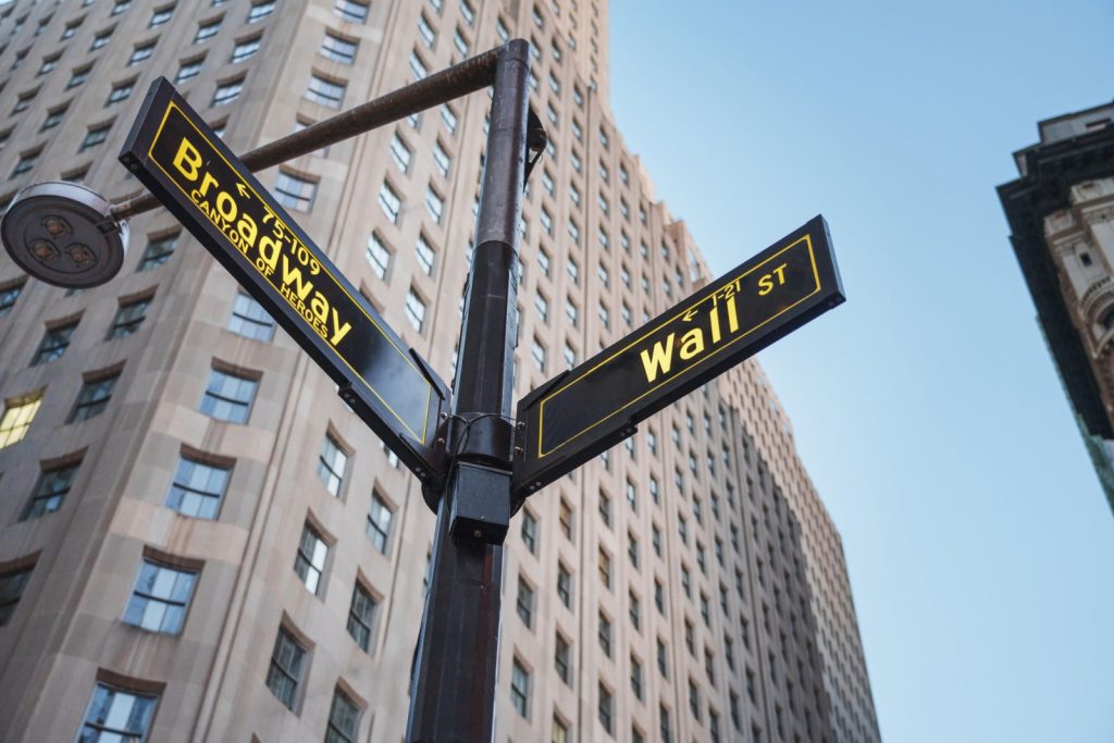 Stocks poised for growth amid anticipation of fed easing