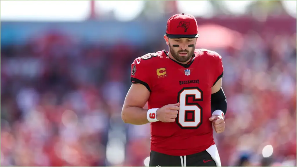 Bucs rise to victory, cowboys thrive on drama