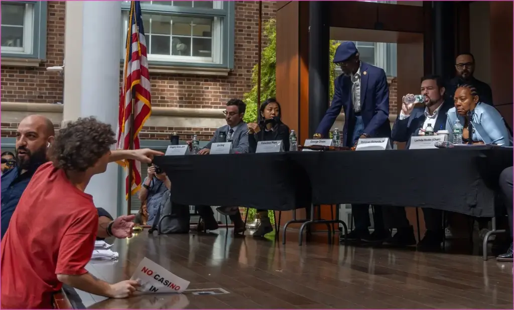 Metropolitan park hearing concludes unexpectedly amid tensions
