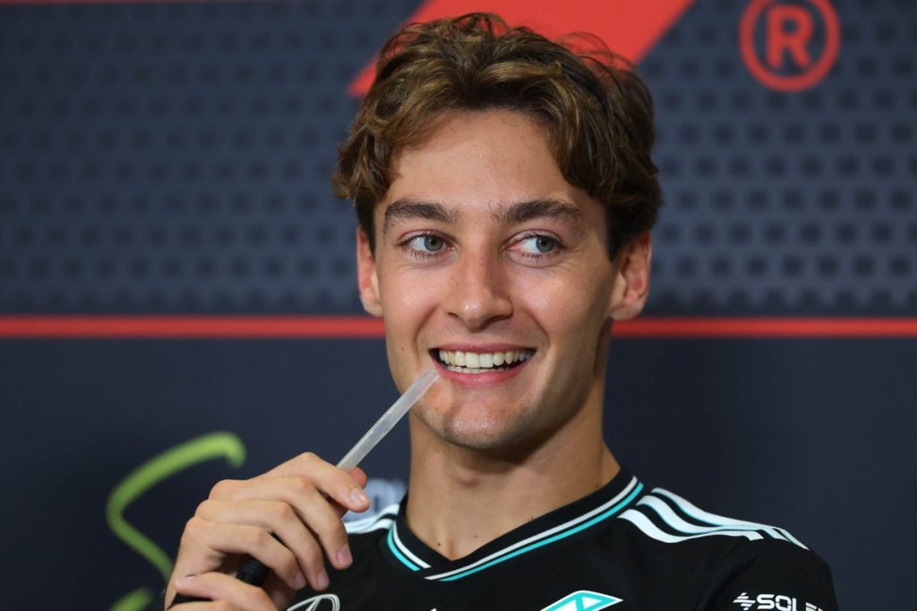 George russell signs extension with mercedes f1 for 2026 season