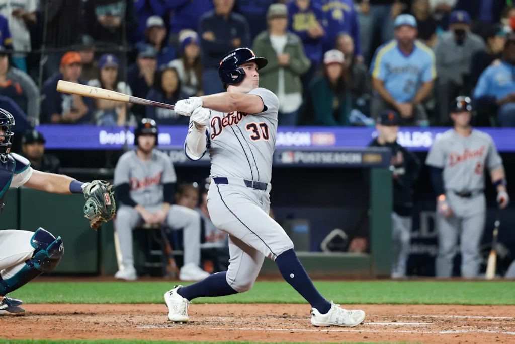 Kerry carpenter's key decision fuels tigers' alds lead against seattle