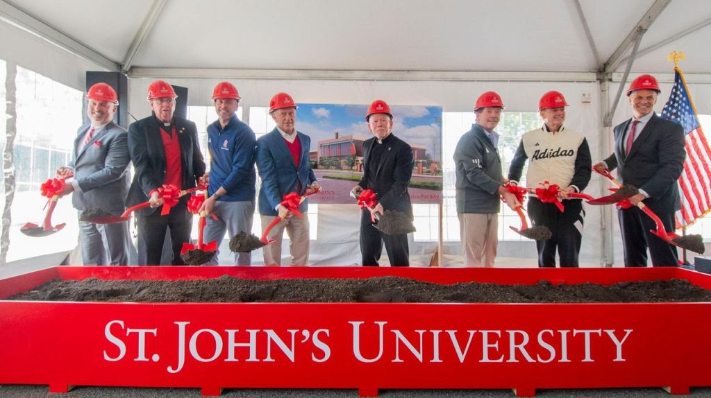 St. john's commits to retaining coach rick pitino