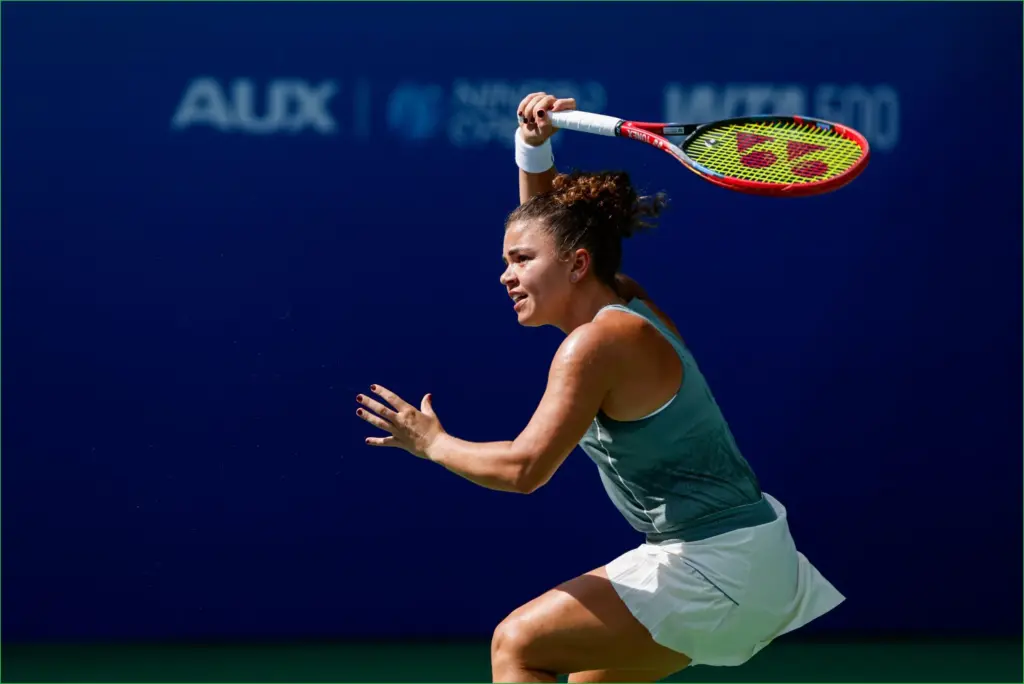 Paolini defeats bencic and eyes wta finals spot with win