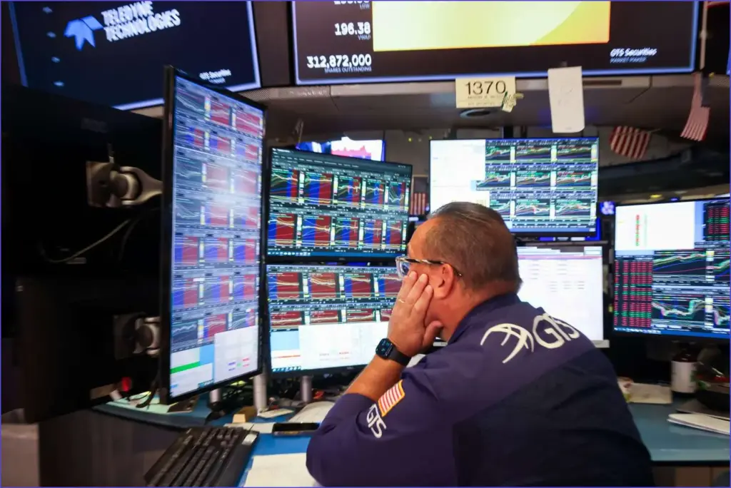 Stocks plummet amid renewed u.s. china trade tensions, major indexes end