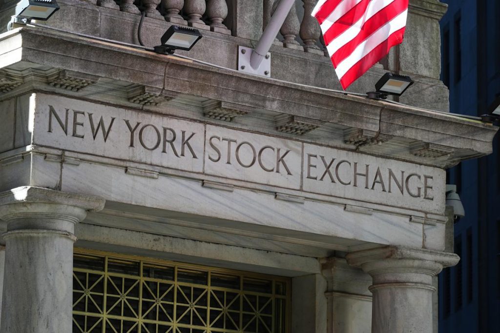 Market Futures Drop Amid Concerns Over High Valuations Market futures drop amid concerns over high valuations