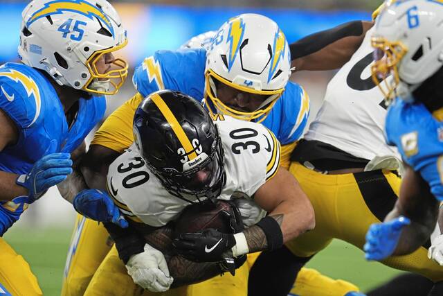 Rodgers and Tomlin’s Divergent Views on Running Game as Ravens Close in on Steelers Rodgers and tomlin's divergent views on running game as ravens