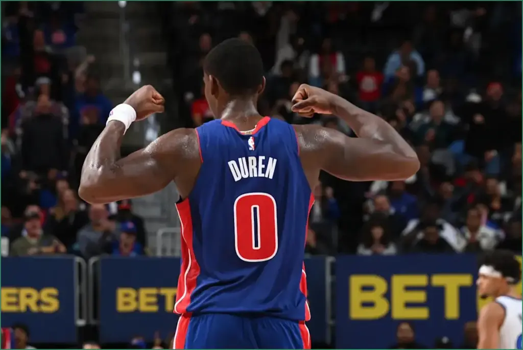 Pistons and mavericks clash: a night of action in mexico