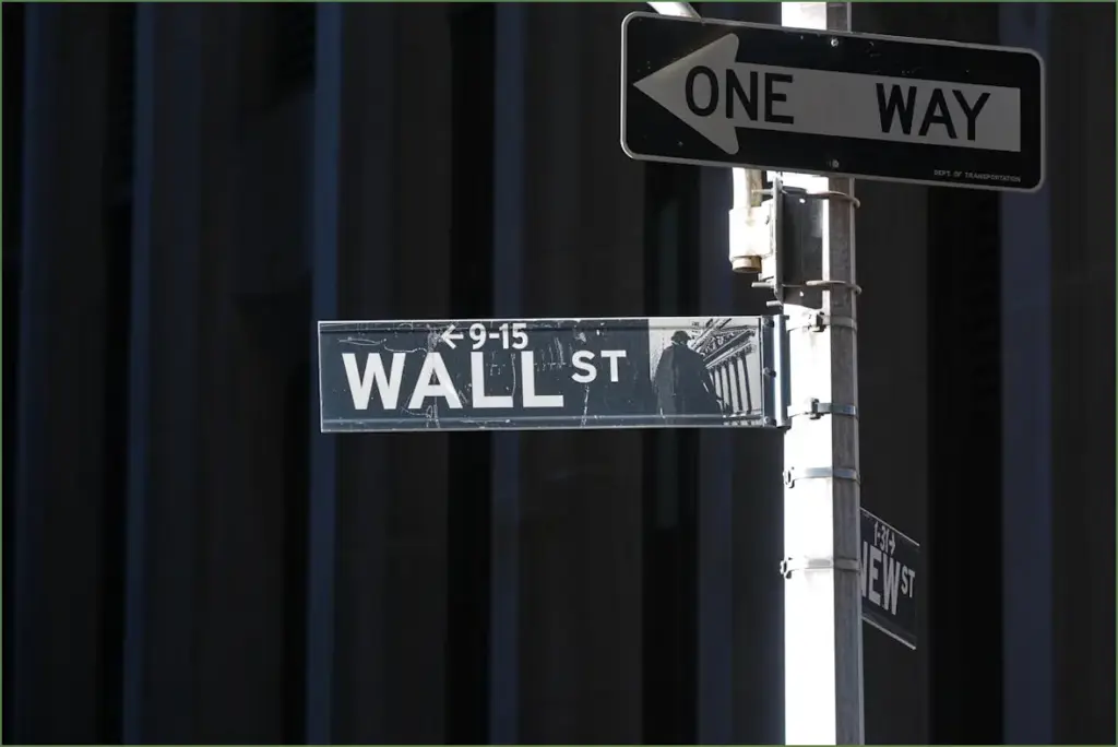Stocks gain slightly amid ongoing tech concerns and upcoming tesla