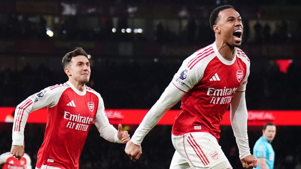 Arsenal poised for premier league glory following dominant win over
