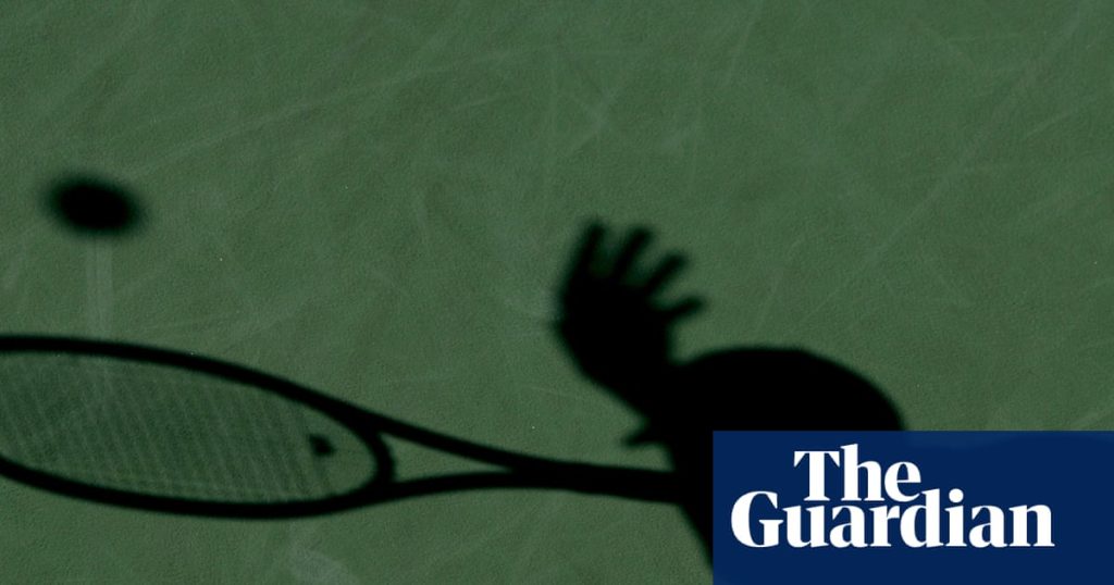 Balancing Online Learning and Junior Tennis: The Hidden Challenges Balancing online learning and junior tennis: the hidden challenges