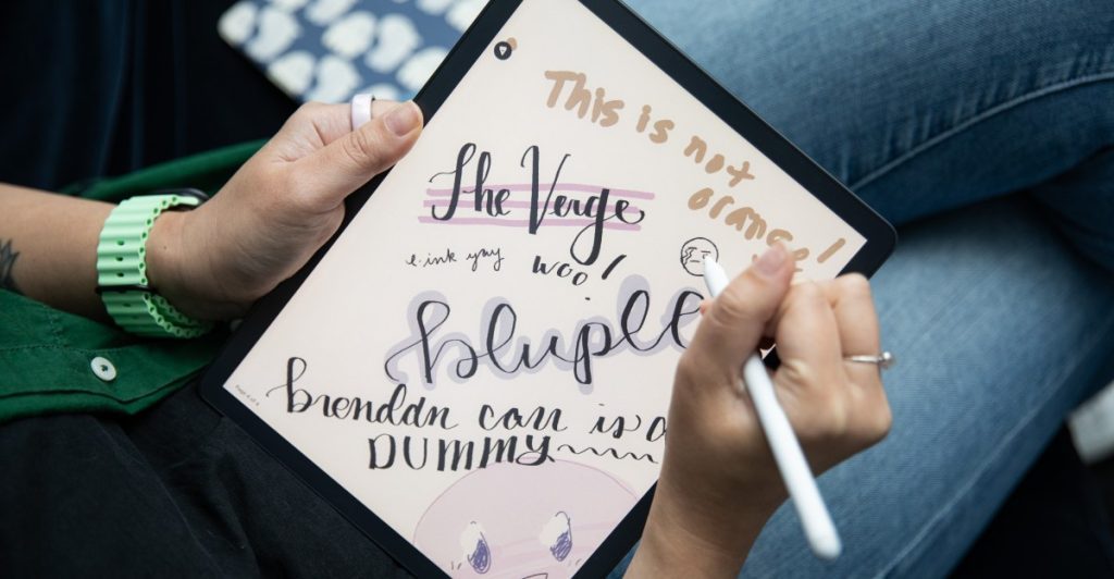 Colorsoft: A Fresh Take on Notebooks and E-Readers Colorsoft: a fresh take on notebooks and e readers