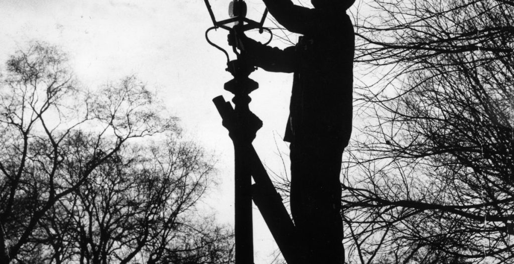 Gaslighting fans: a closer look at the guardians' actions