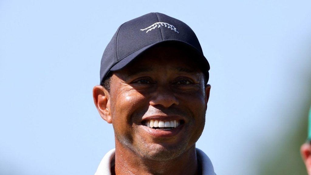 Golf legend's son honors tiger woods at pnc championship
