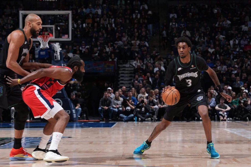 Jaden McDaniels Elevates Game Inspired by Kawhi Leonard in Wolves’ Victory Jaden mcdaniels elevates game inspired by kawhi leonard in wolves'