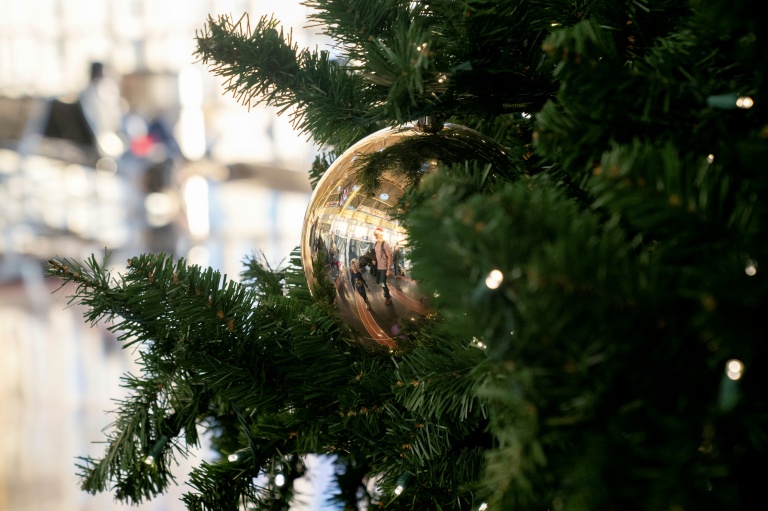 Stocks on Wall Street Move Upward Stocks on wall street move upward