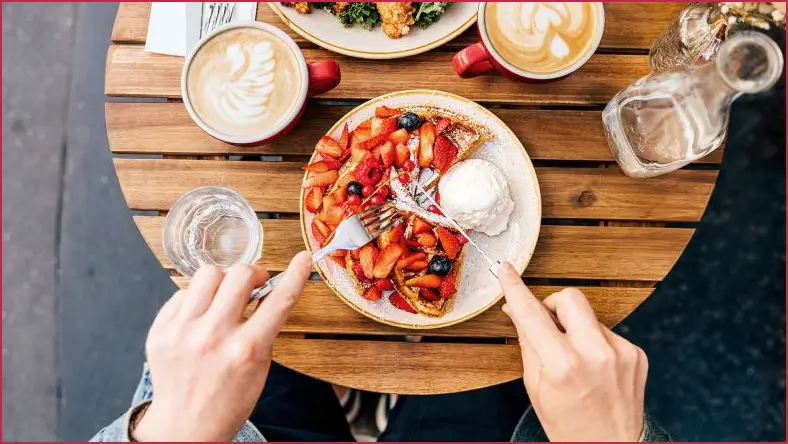 Choosing Between Zigzag and Continental: Navigating Dining Abroad with Ease Choosing between zigzag and continental: navigating dining abroad with ease
