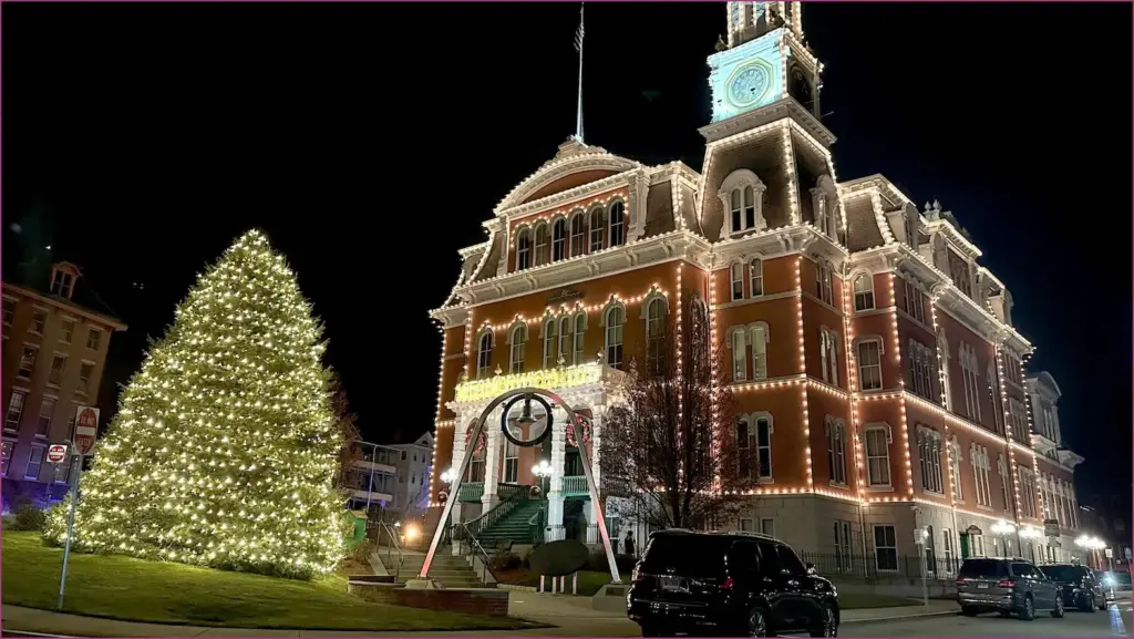 Fans discover charming filming spots in connecticut for holiday movies
