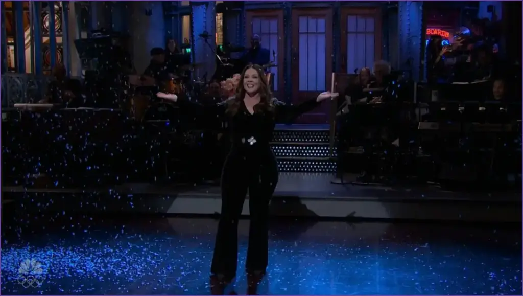 Melissa mccarthy takes on a snowstorm in hilarious snl skit