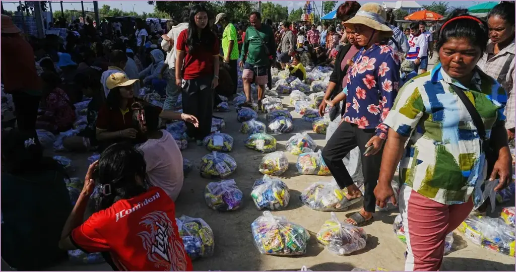 Ongoing conflict at thai cambodian border amidst ceasefire claims