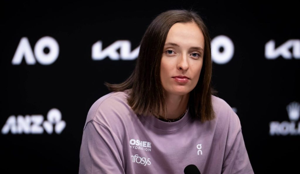 Iga Świątek joins coco gauff in critique of australian open