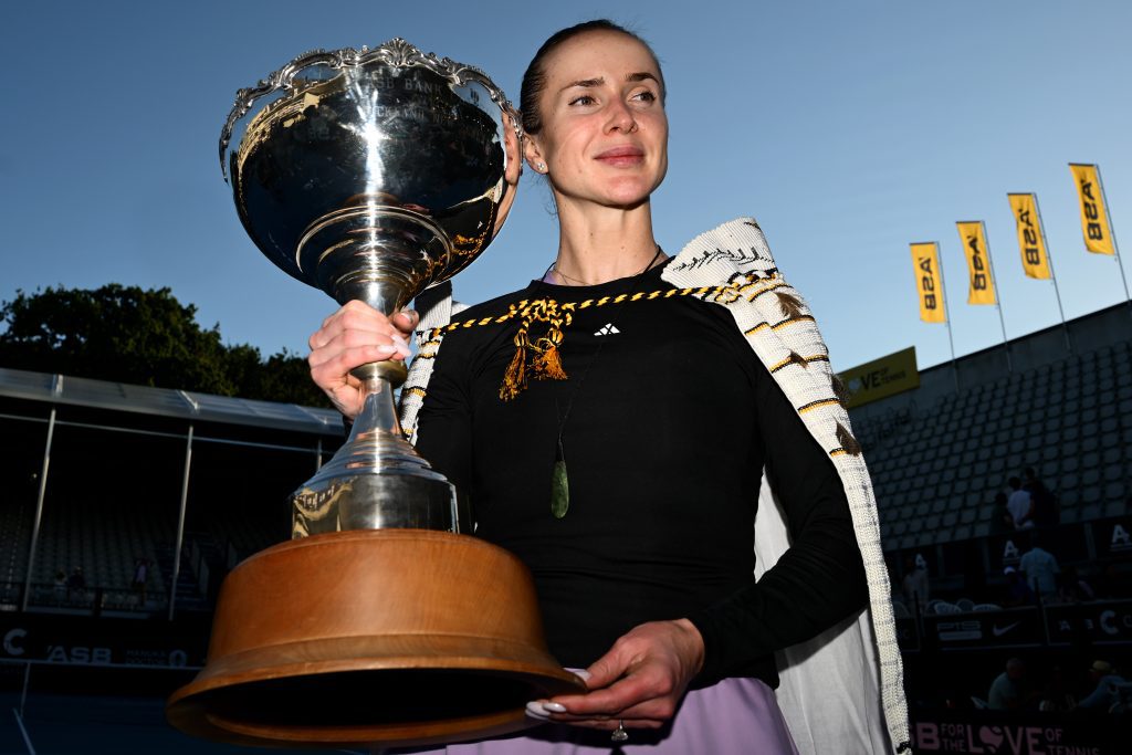 Svitolina celebrates husband's triumph in auckland