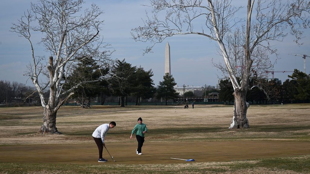 Trump's grip expands to dc golf courses