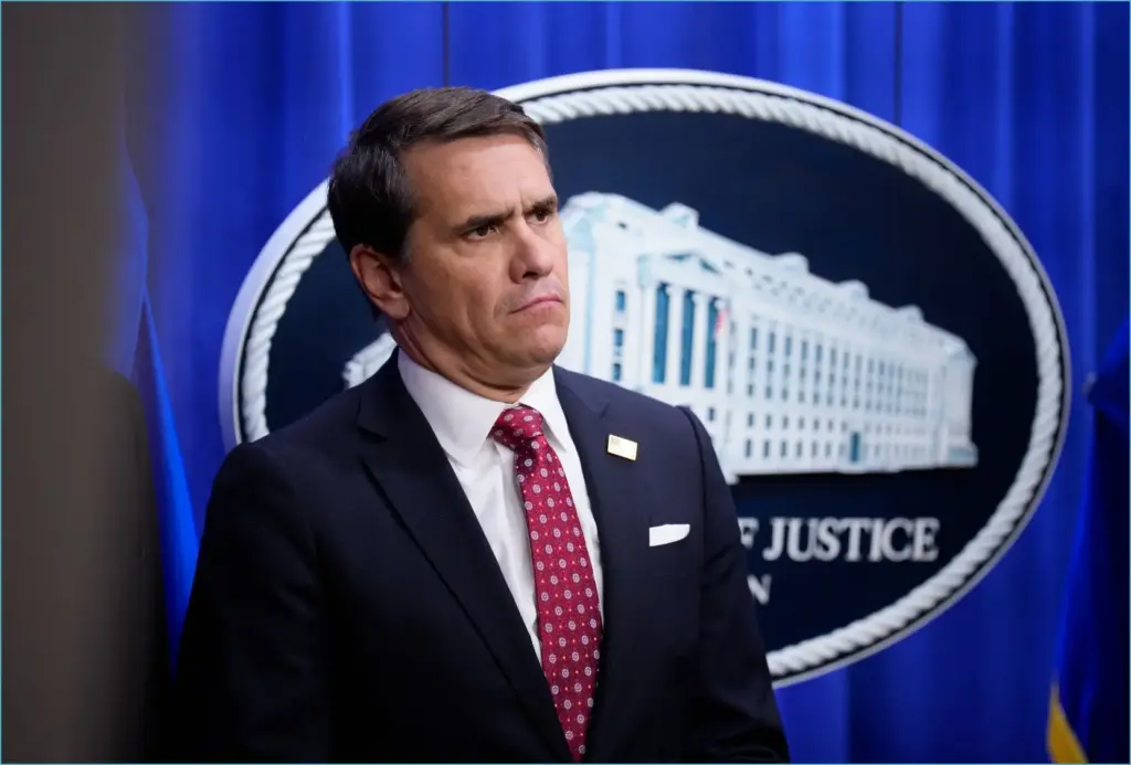 Senators call out deputy attorney general for serious crypto conflict