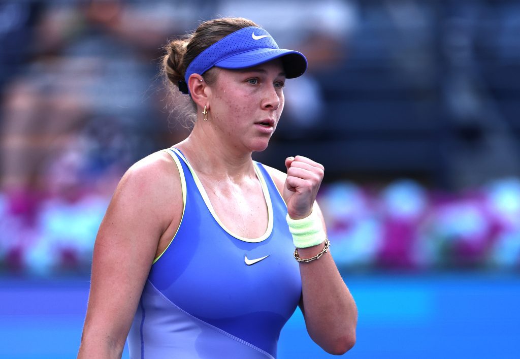 Anisimova upsets defending champion andreeva to face pegula in dubai