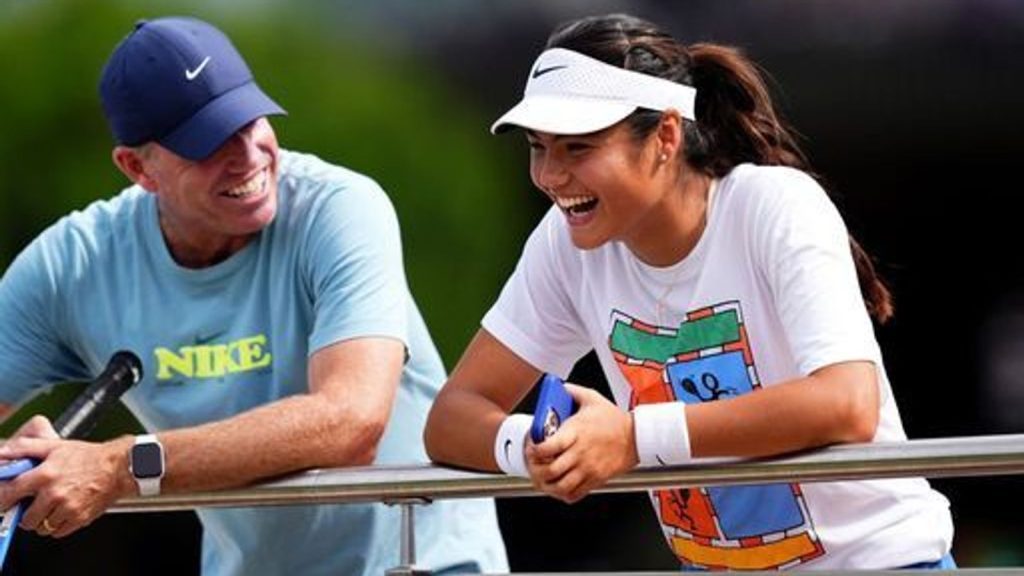 Emma Raducanu Thrives Alone, While Laura Robson Embraces a Strong Connection with Coach Mark Petchey Emma raducanu thrives alone, while laura robson embraces a strong