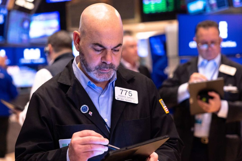 Major market pullback amid earnings rush; amd and tech struggle