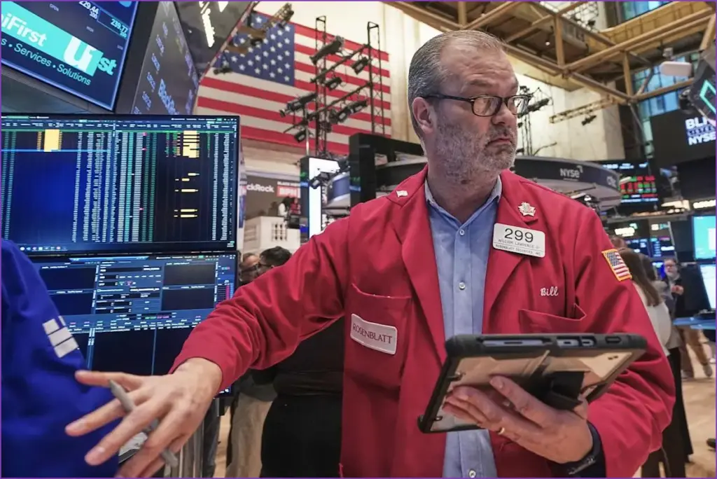 Market Reacts to Stock Sell-off Amid Disruption Concerns Market reacts to stock sell off amid disruption concerns