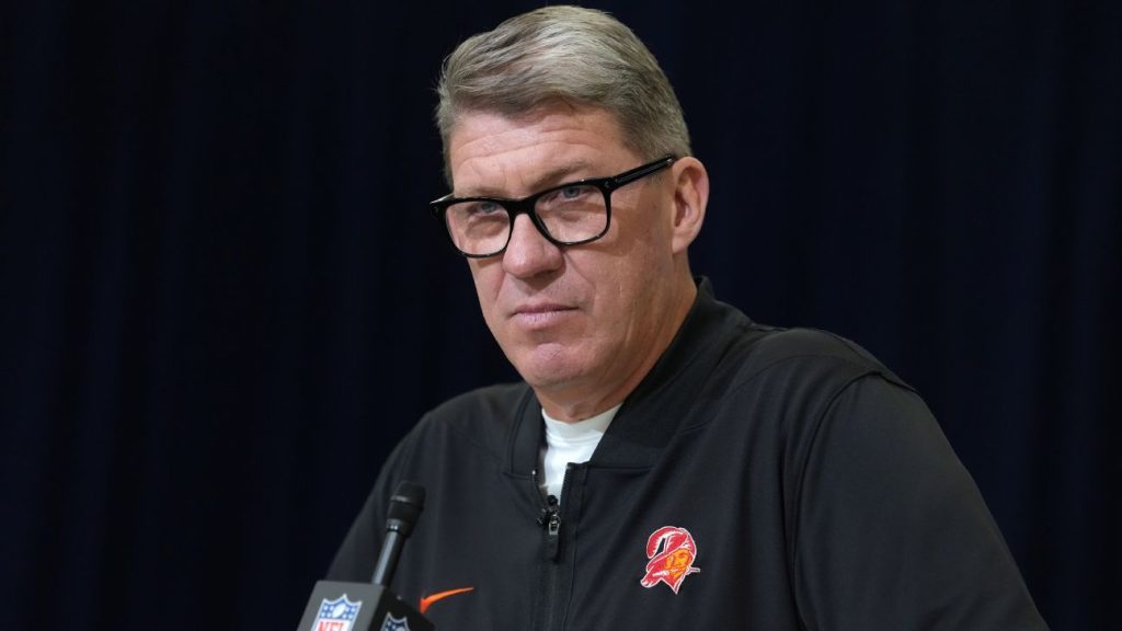 Bucs gm licht remains unmoved by evans' free agency departure