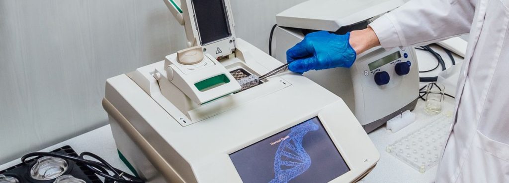 Evaluating bio techne's valuation amid healthcare market turbulence