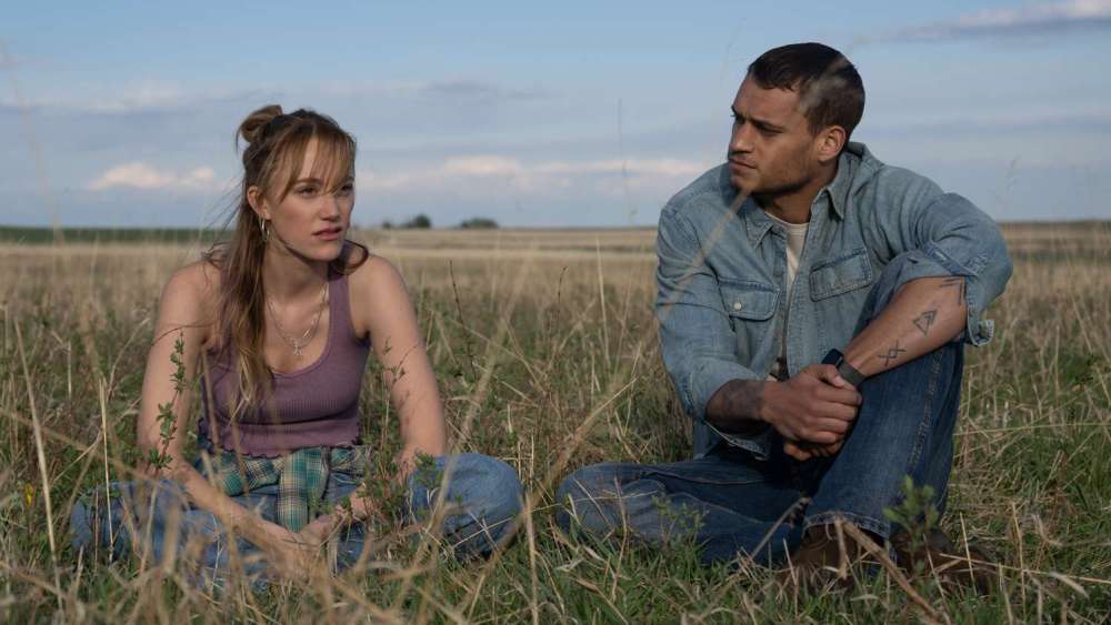 Heartfelt Moments: Love Stories Amidst Struggles Heartfelt moments: love stories amidst struggles