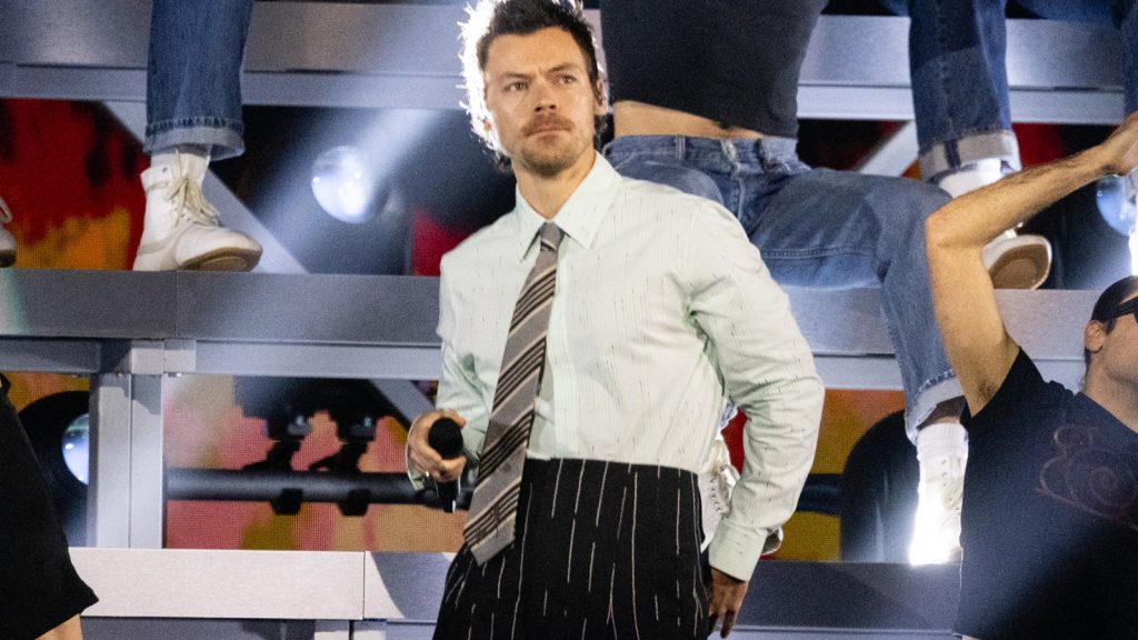 Kiss often, dance sometimes: key insights