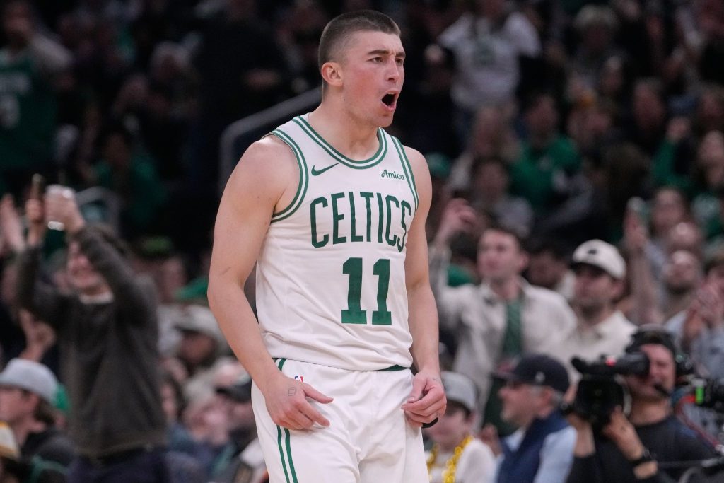 Pritchard shines with 36 points in celtics victory over hawks