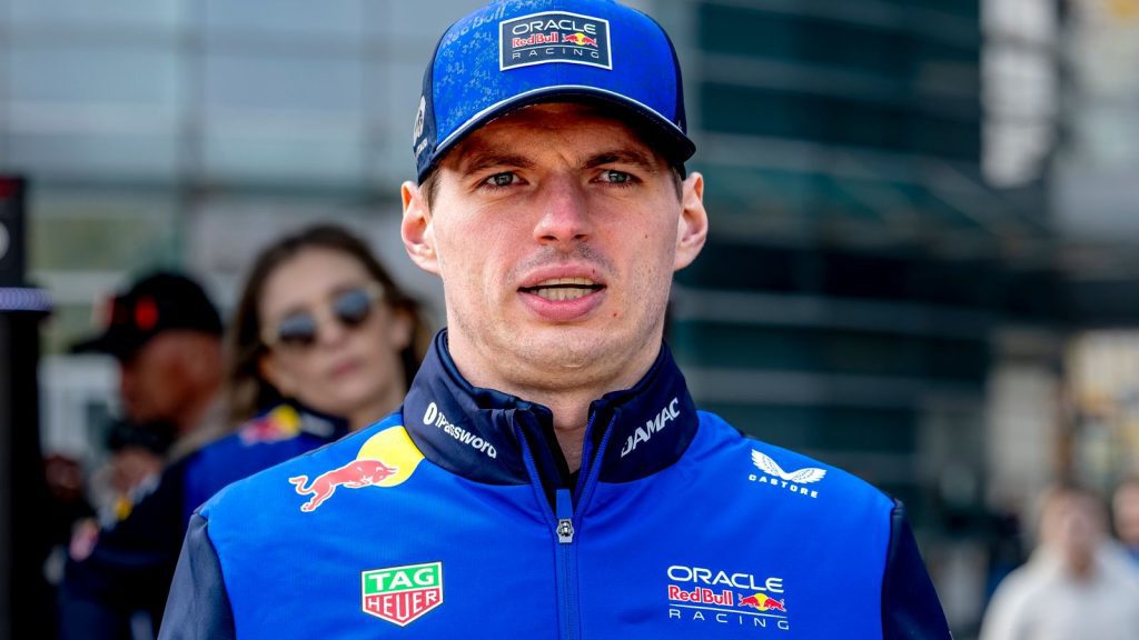 Red bull issues apology to max verstappen after sprint qualifying