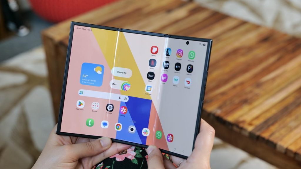 Samsung pulls plug on galaxy z trifold sales after brief