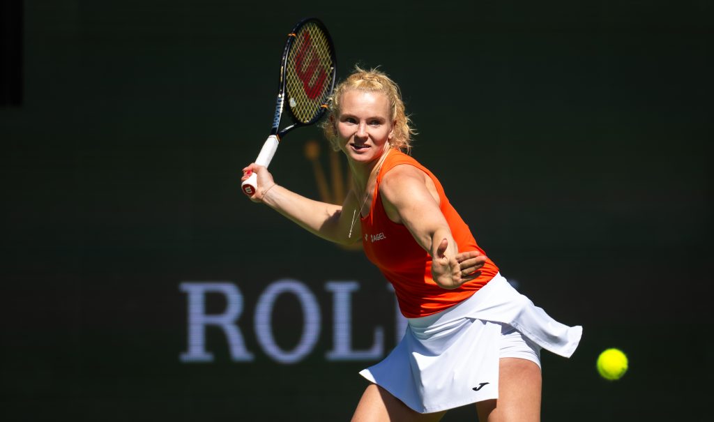 Siniakova stuns andreeva in thrilling three set comeback at indian wells