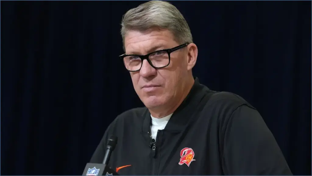 Bucs gm licht remains unmoved by evans' free agency departure