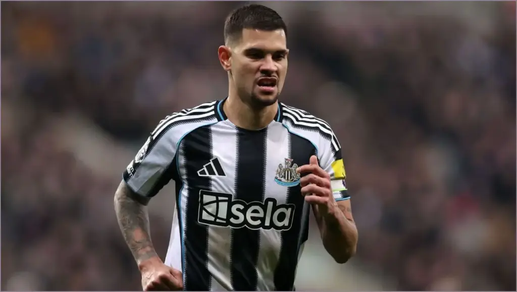 Man united eyes guimarães in bold transfer maneuver