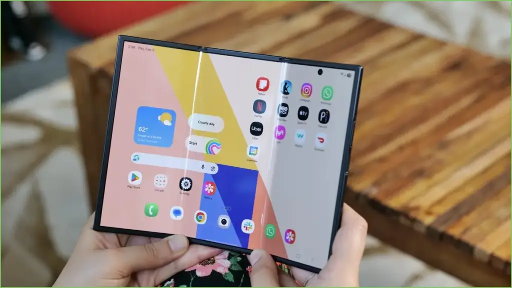 Samsung pulls plug on galaxy z trifold sales after brief