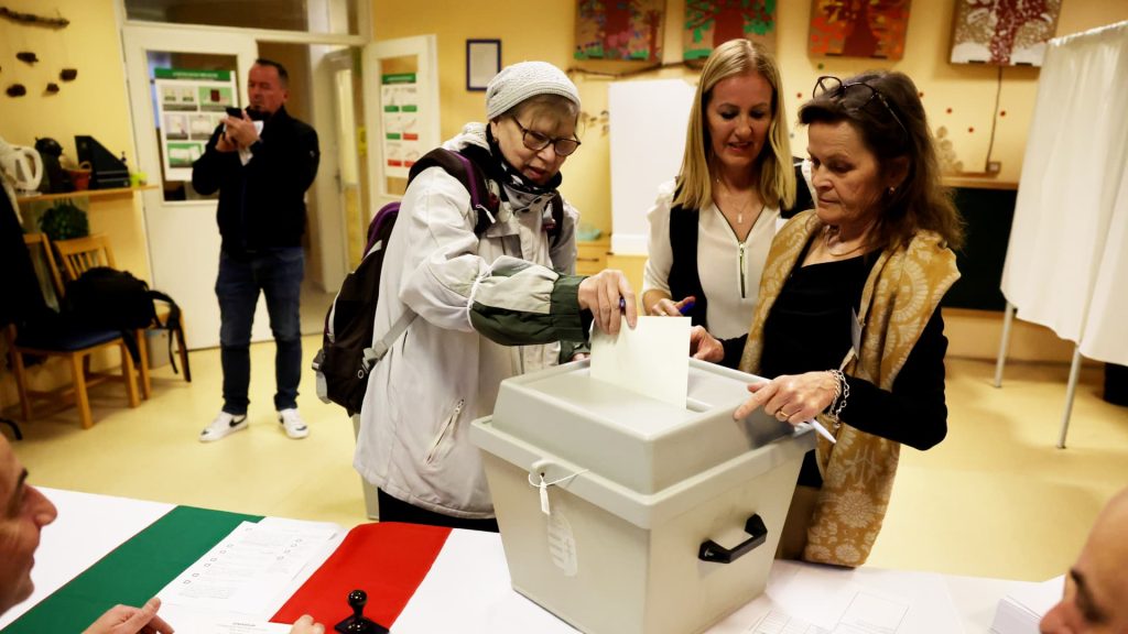Hungarians cast crucial votes in key election