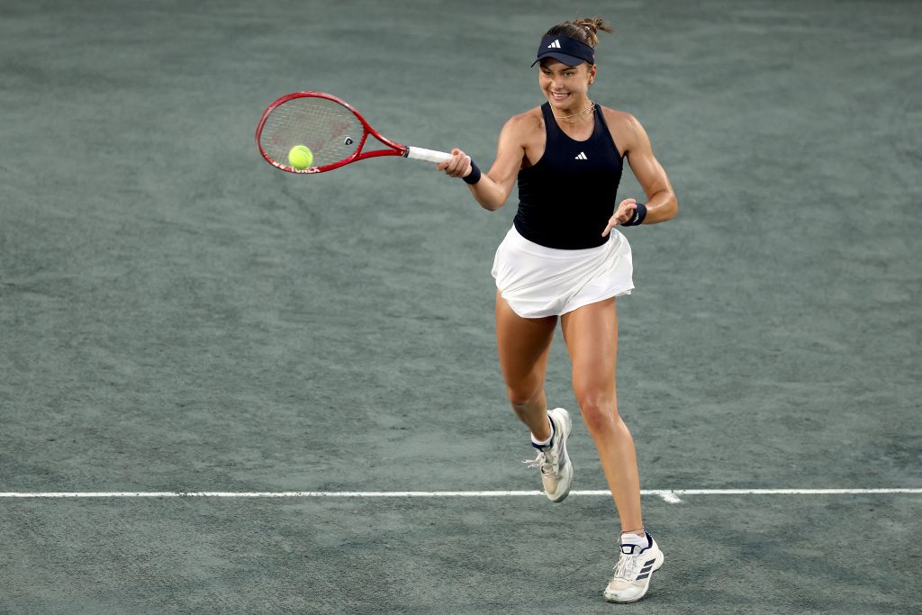 Jovic defeats kenin to reach charleston quarterfinals alongside keys