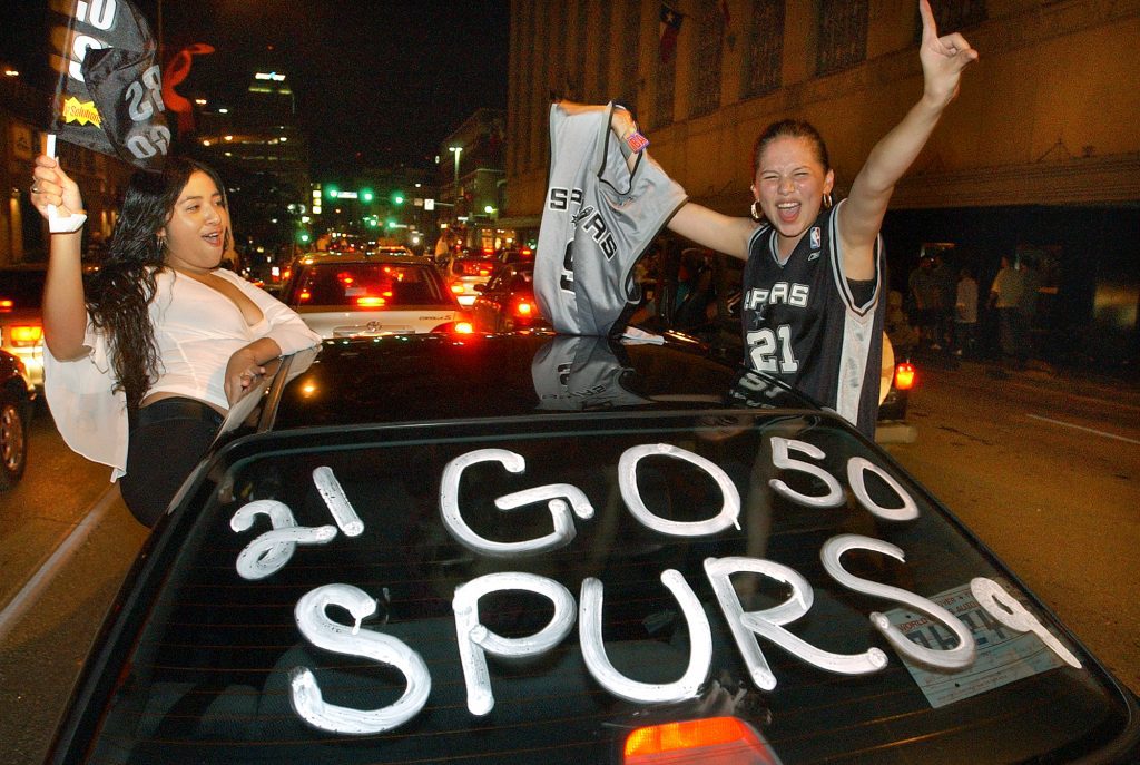 Spurs fans embrace the honking spirit